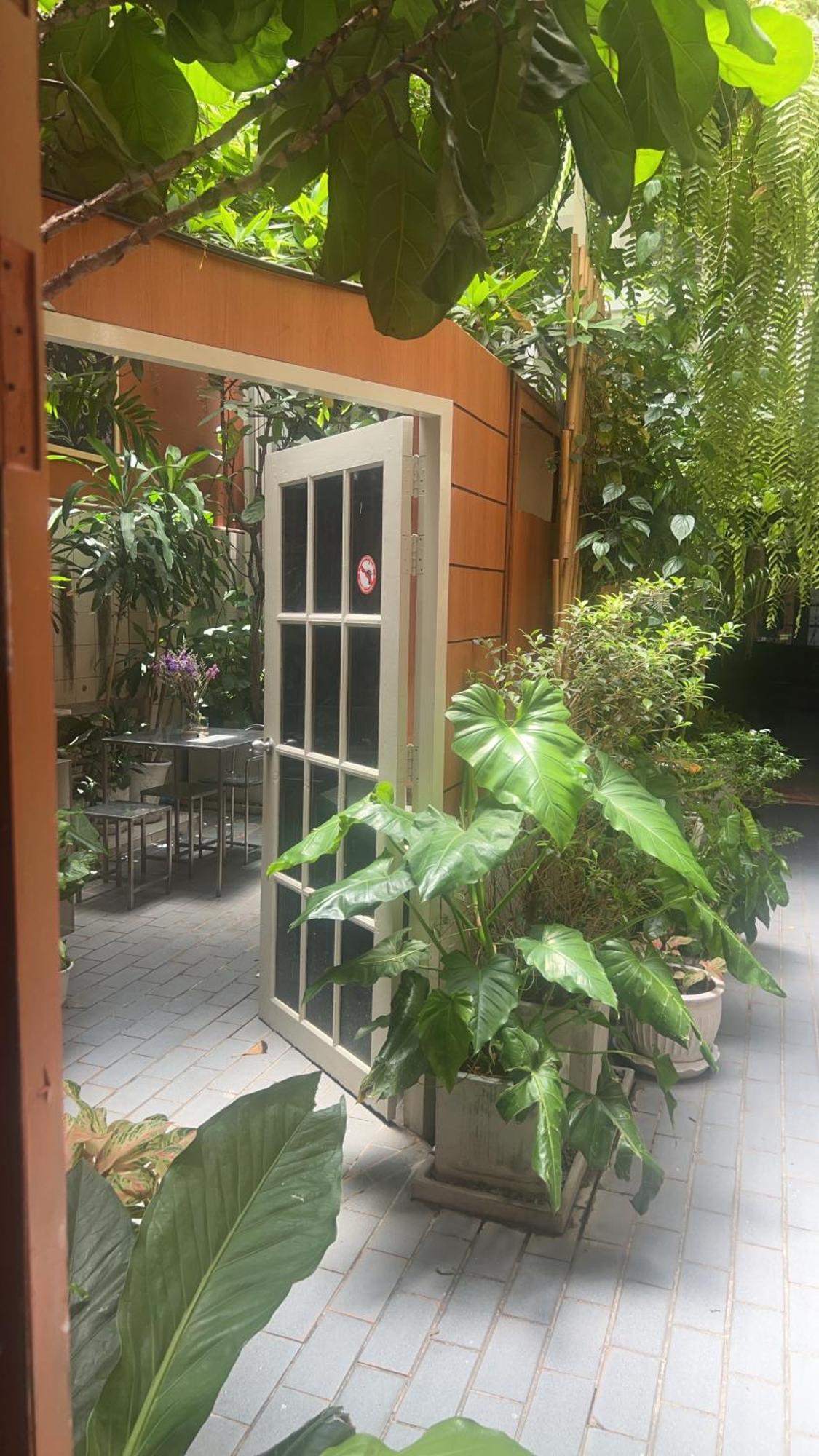 Vonden Garden By Merry V Bangkok Buitenkant foto